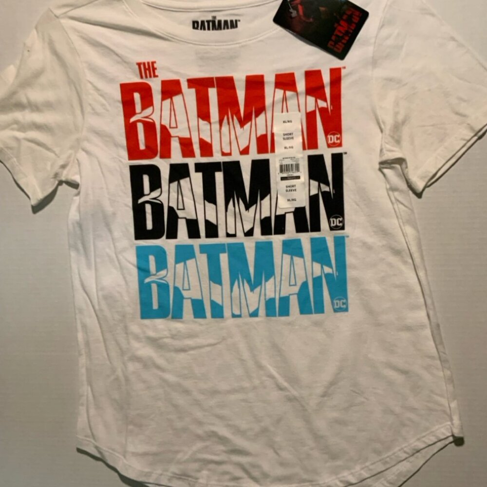 NWT The Batman Women XL‎ I Am The Shadow DC Comic Crew Neck Short Sleeve Top